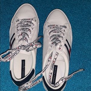Tommy hilfiger sneakers